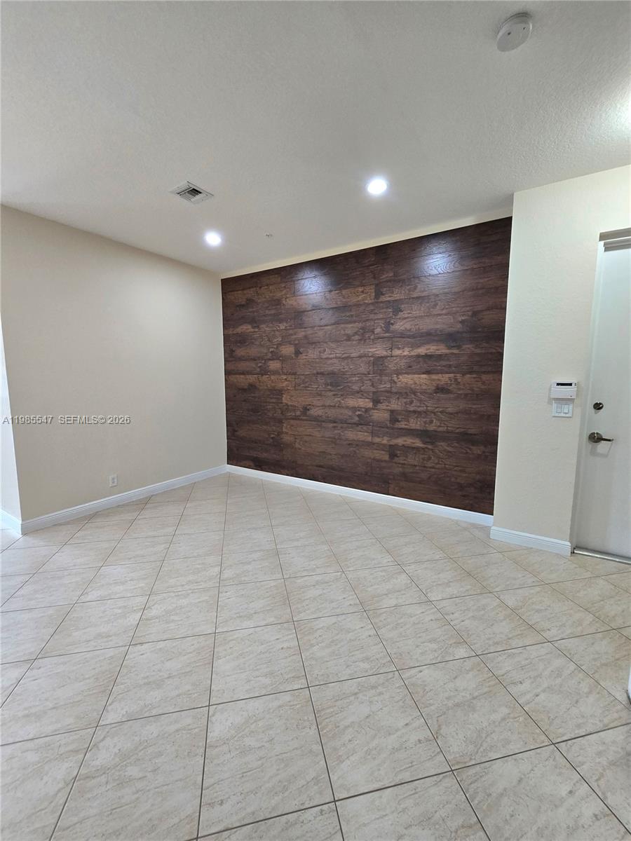 LAKESIDE VILLAGE OF DAVIE - Residential