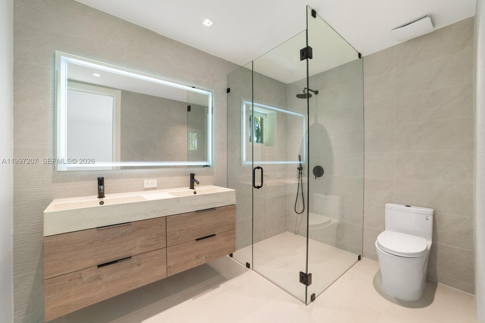 RAINTREE LAKE SEC THREE - Residential Lease