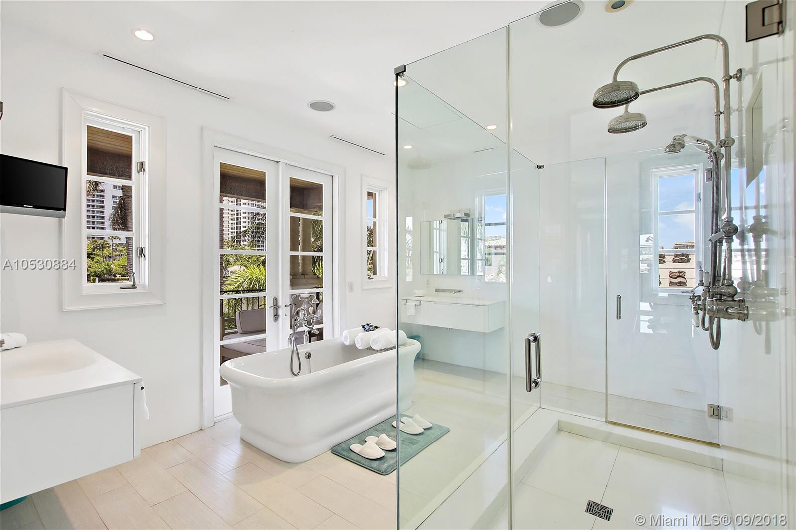 GOLDEN BEACH SEC F - Residential