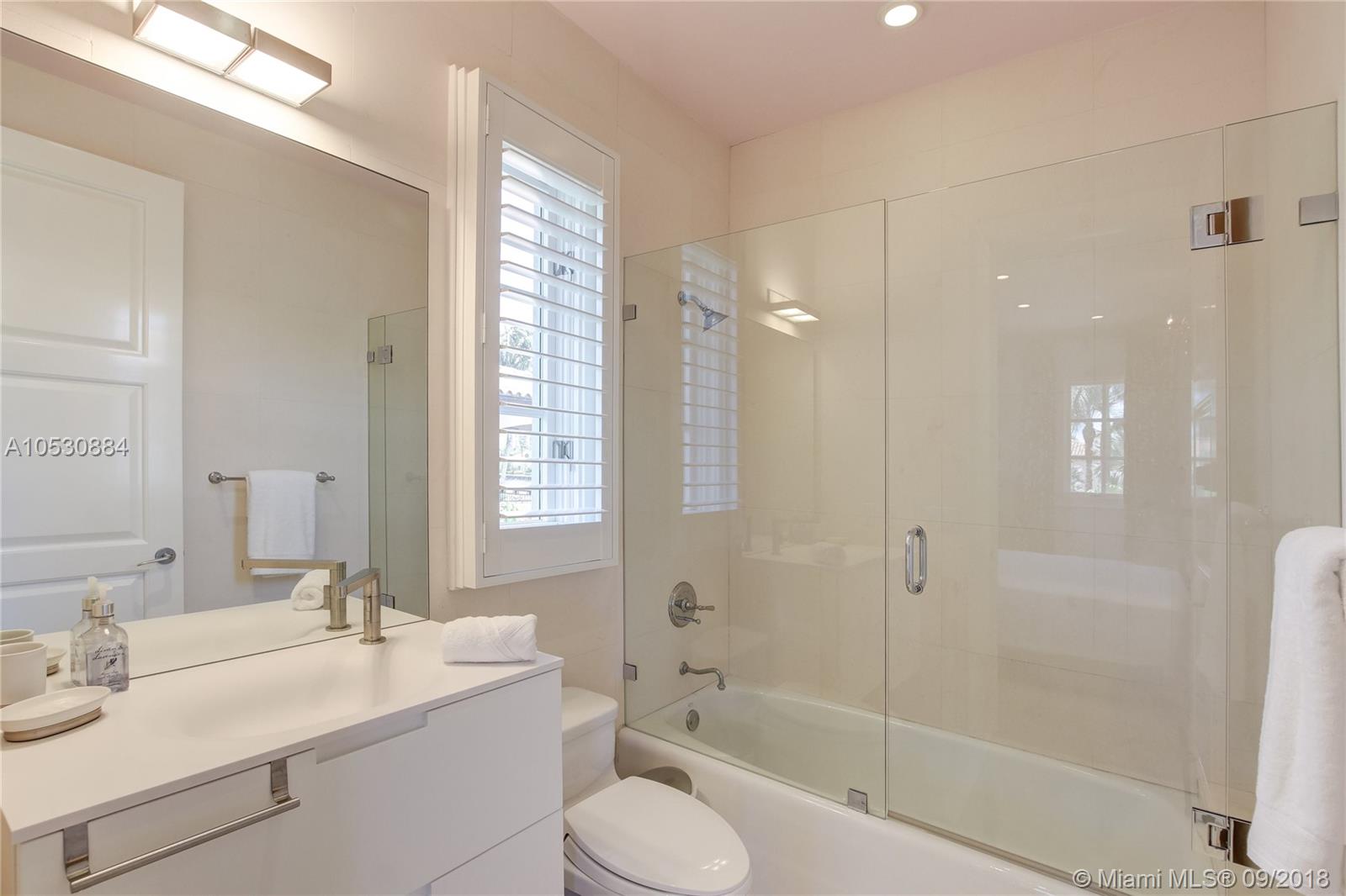 GOLDEN BEACH SEC F - Residential