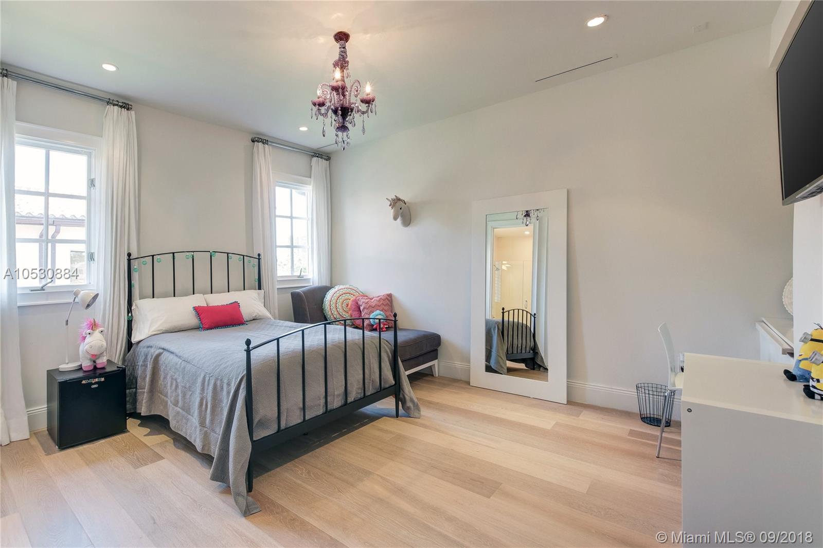 GOLDEN BEACH SEC F - Residential