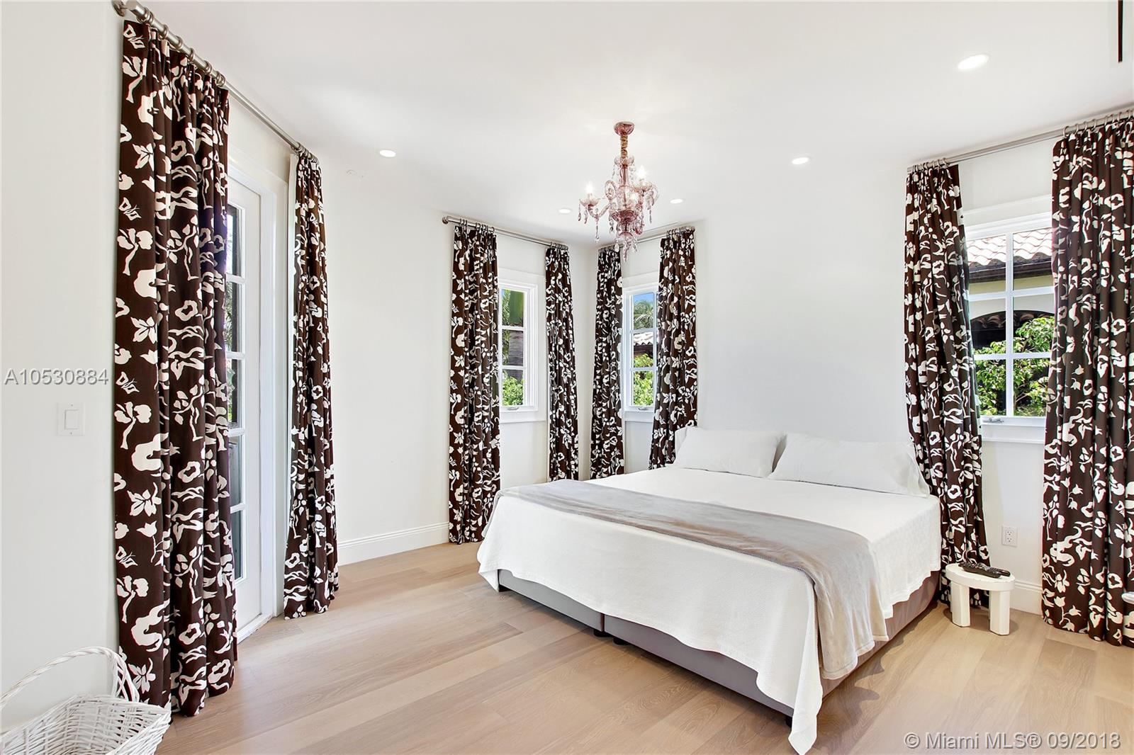 GOLDEN BEACH SEC F - Residential