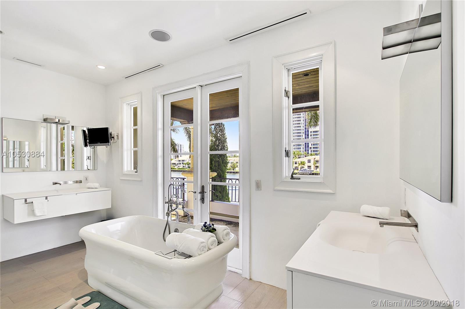 GOLDEN BEACH SEC F - Residential