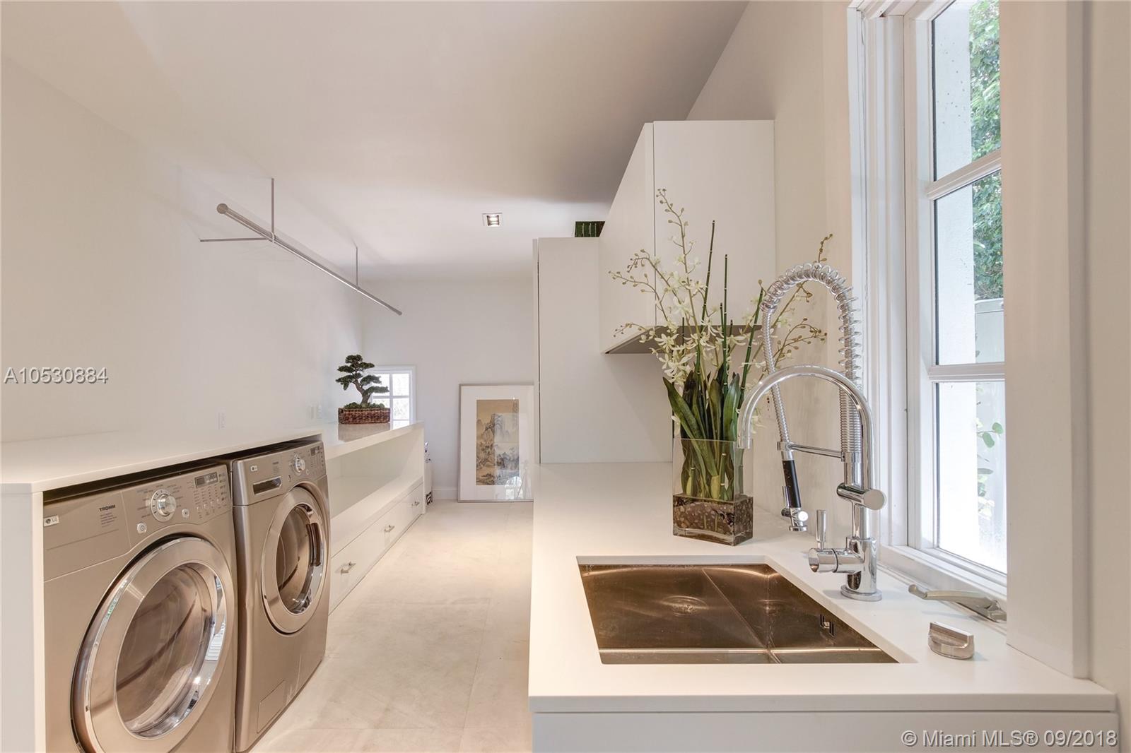 GOLDEN BEACH SEC F - Residential