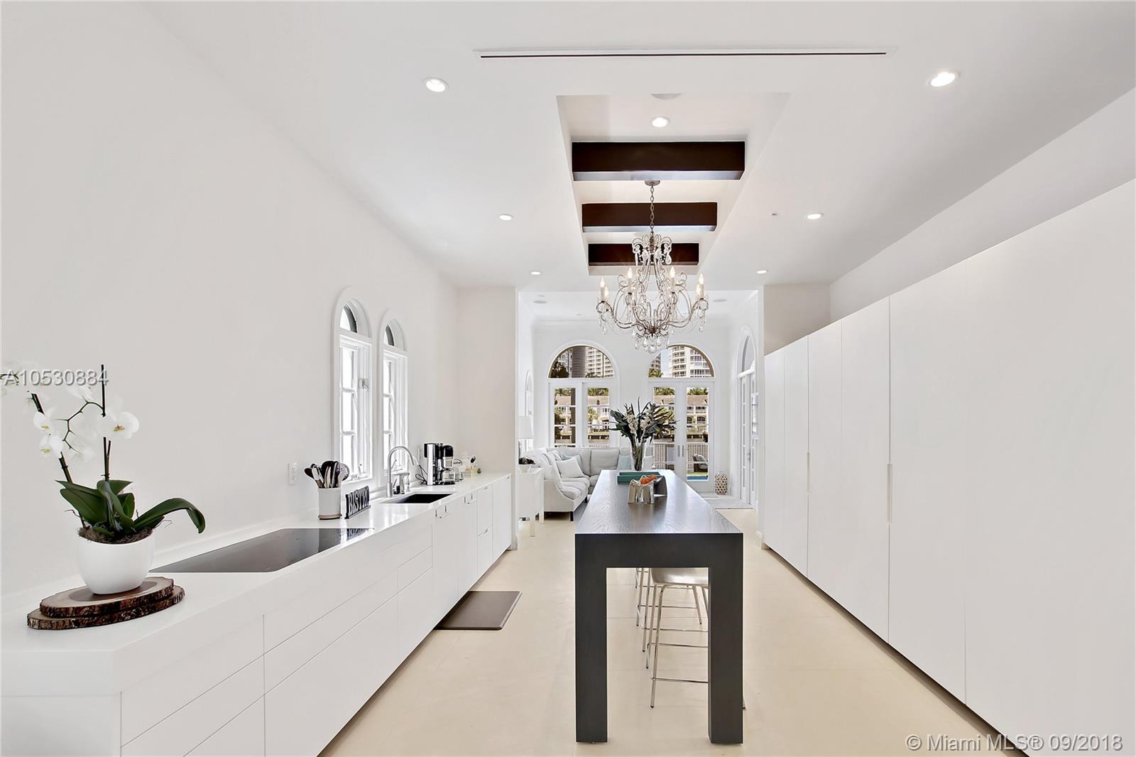 GOLDEN BEACH SEC F - Residential