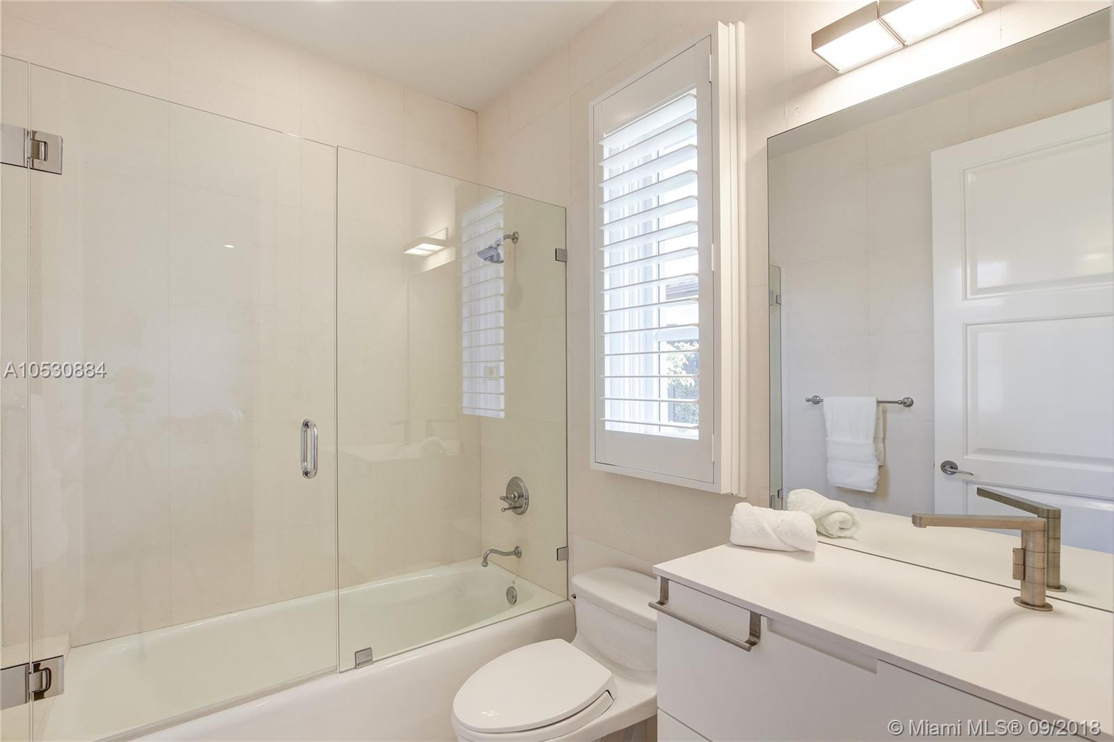 GOLDEN BEACH SEC F - Residential