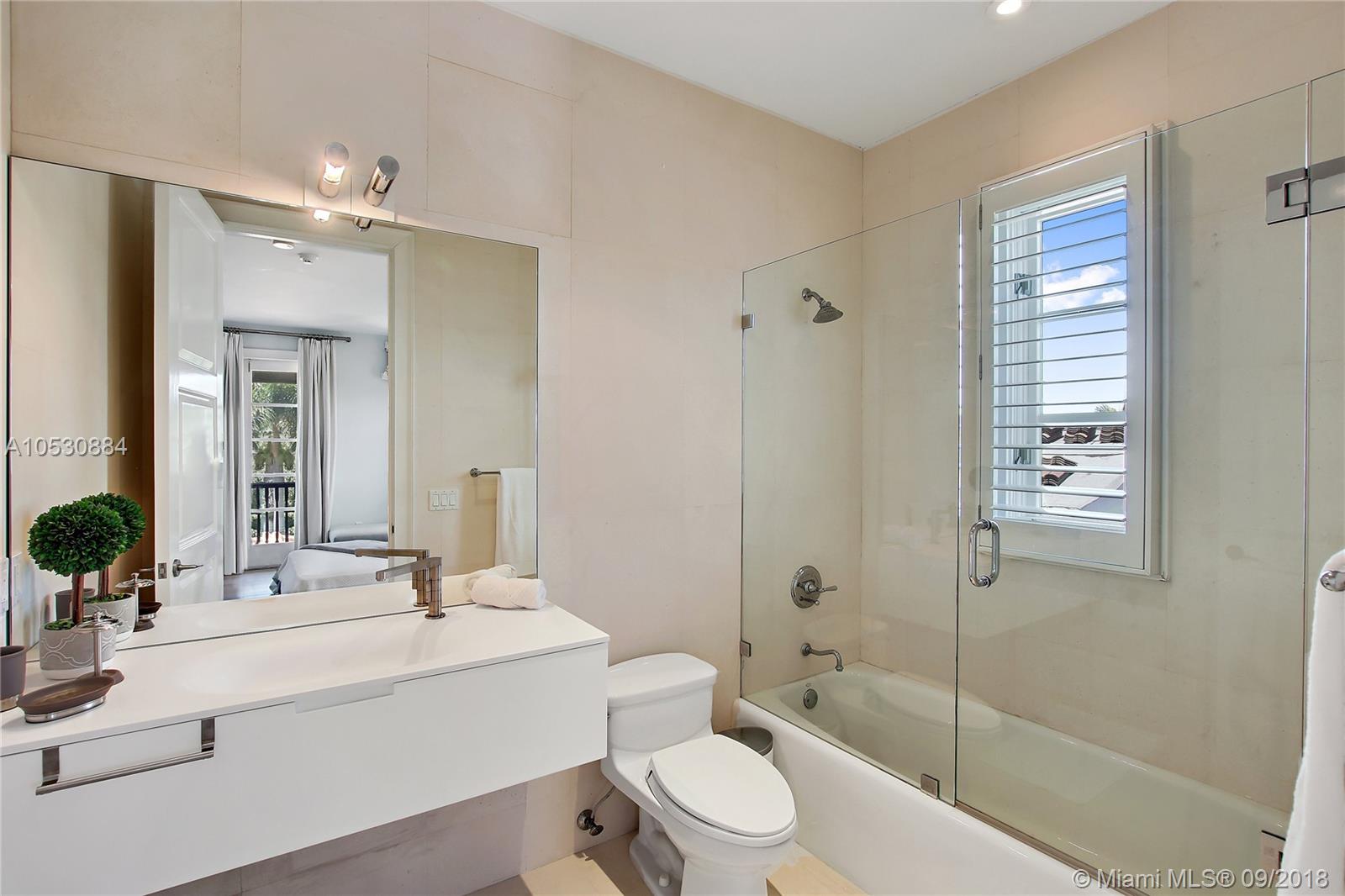 GOLDEN BEACH SEC F - Residential