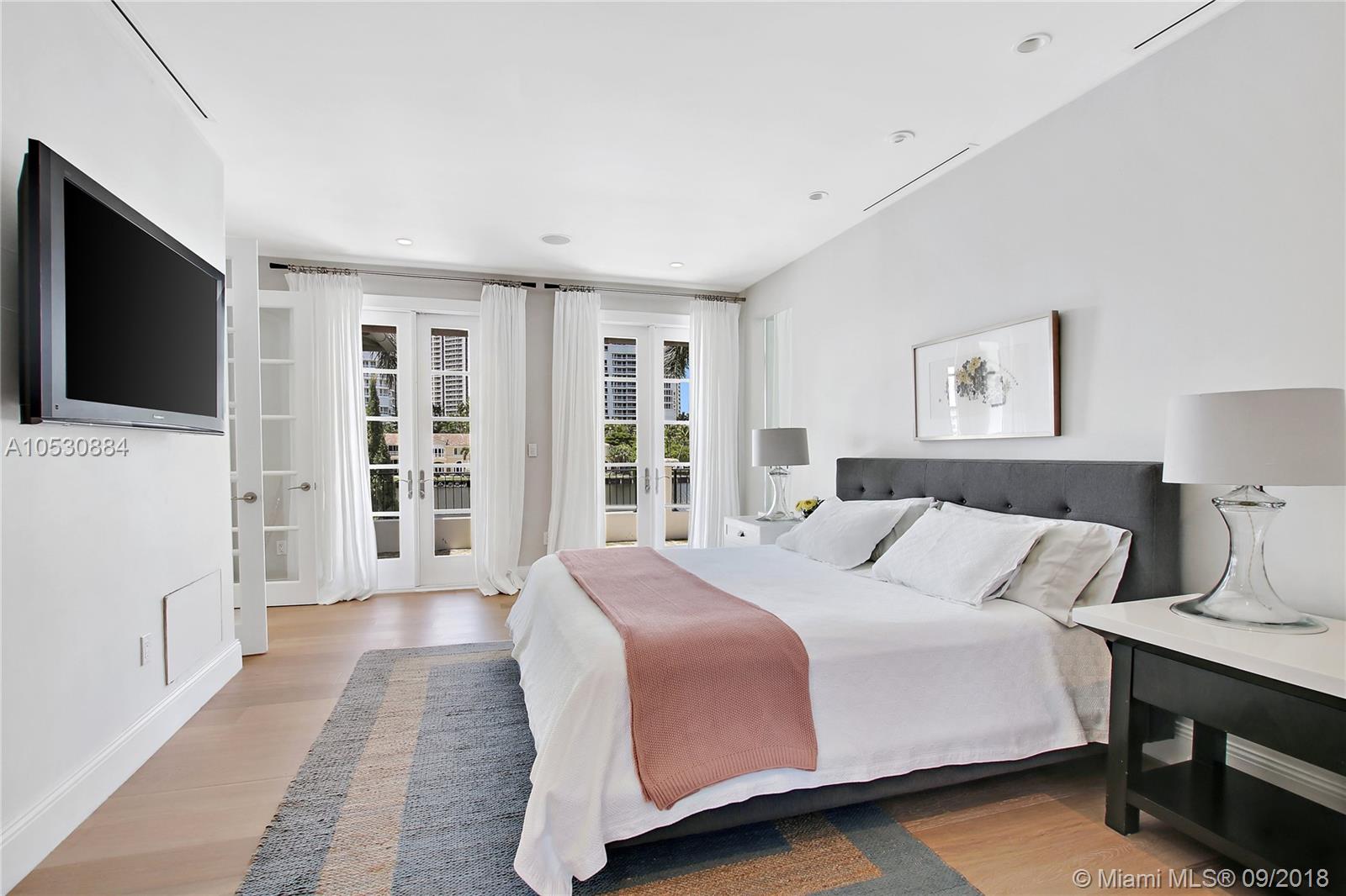 GOLDEN BEACH SEC F - Residential