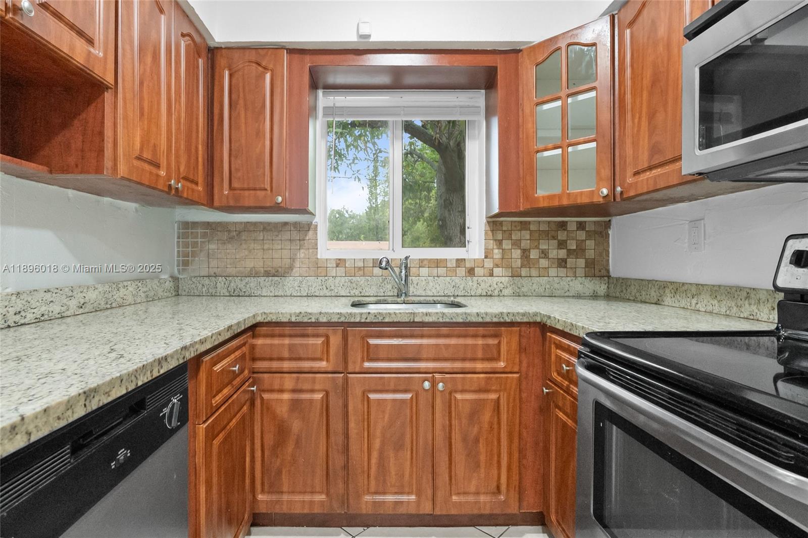 RIVER BEND - Residential Lease
