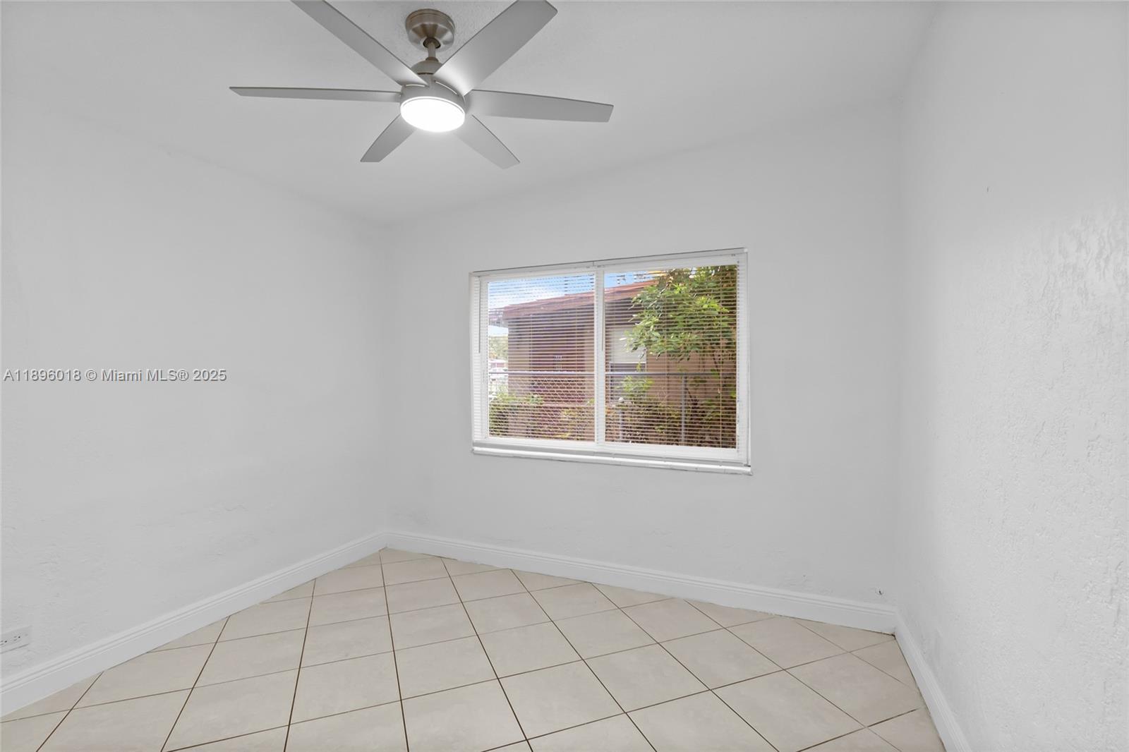 RIVER BEND - Residential Lease
