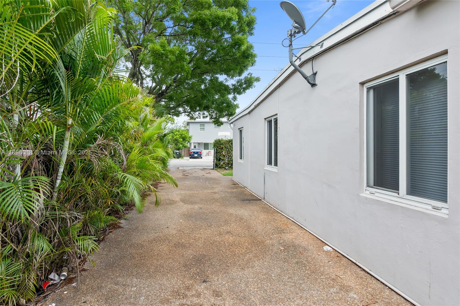 RIVER BEND - Residential Lease