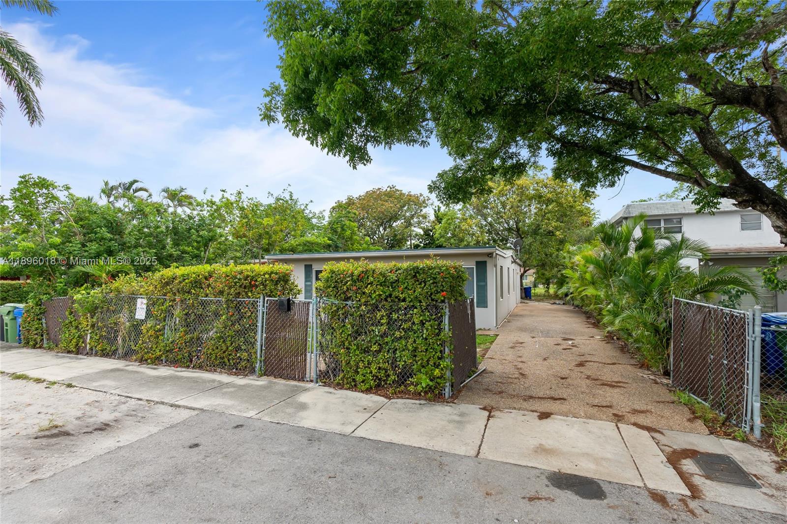 RIVER BEND - Residential Lease