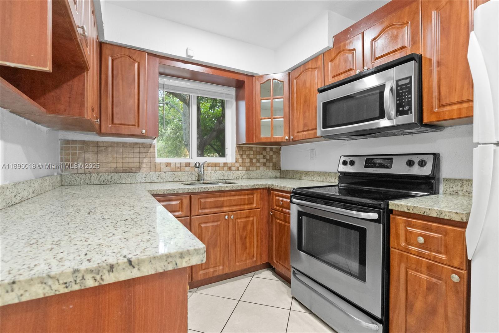 RIVER BEND - Residential Lease