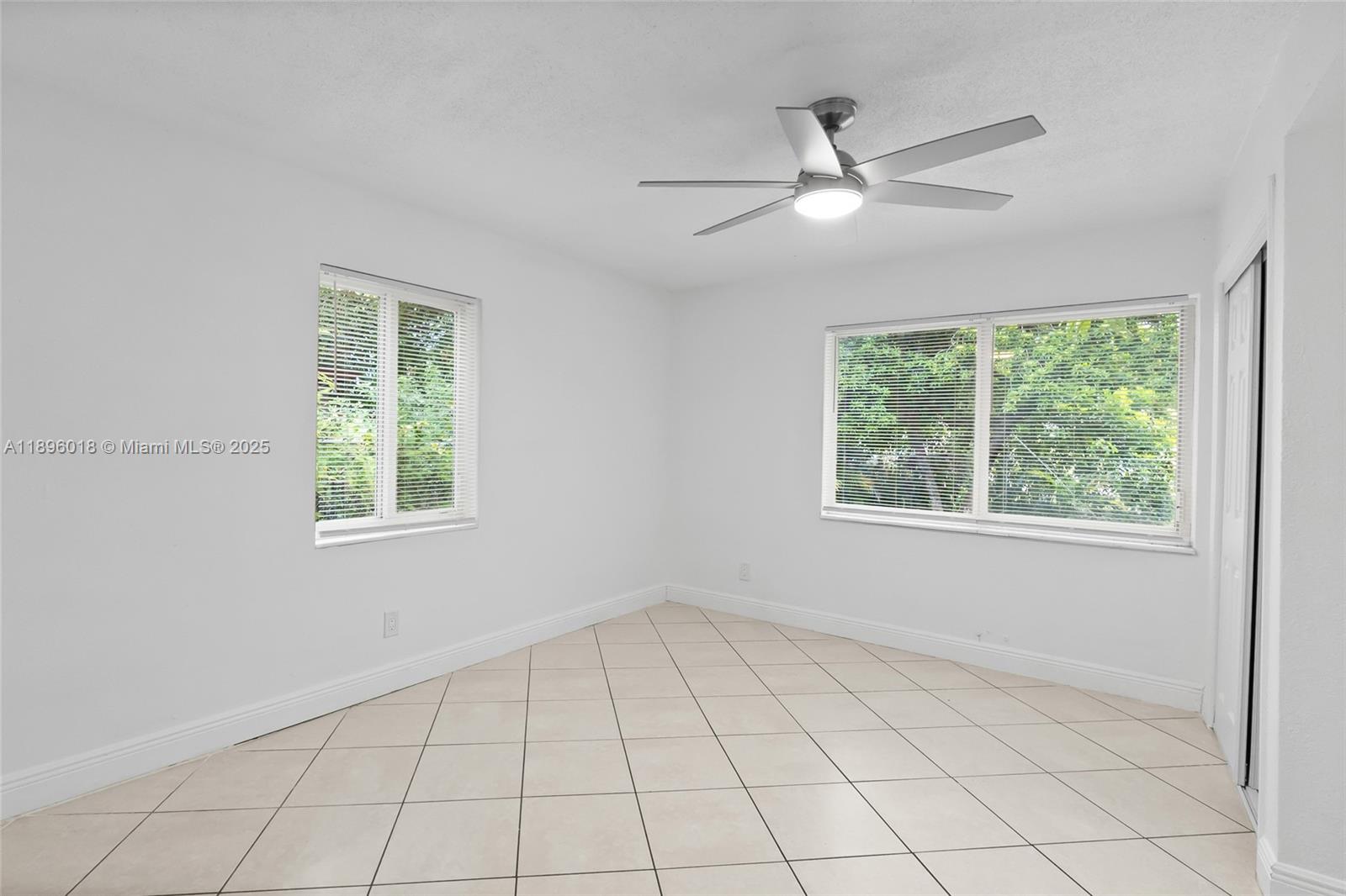 RIVER BEND - Residential Lease