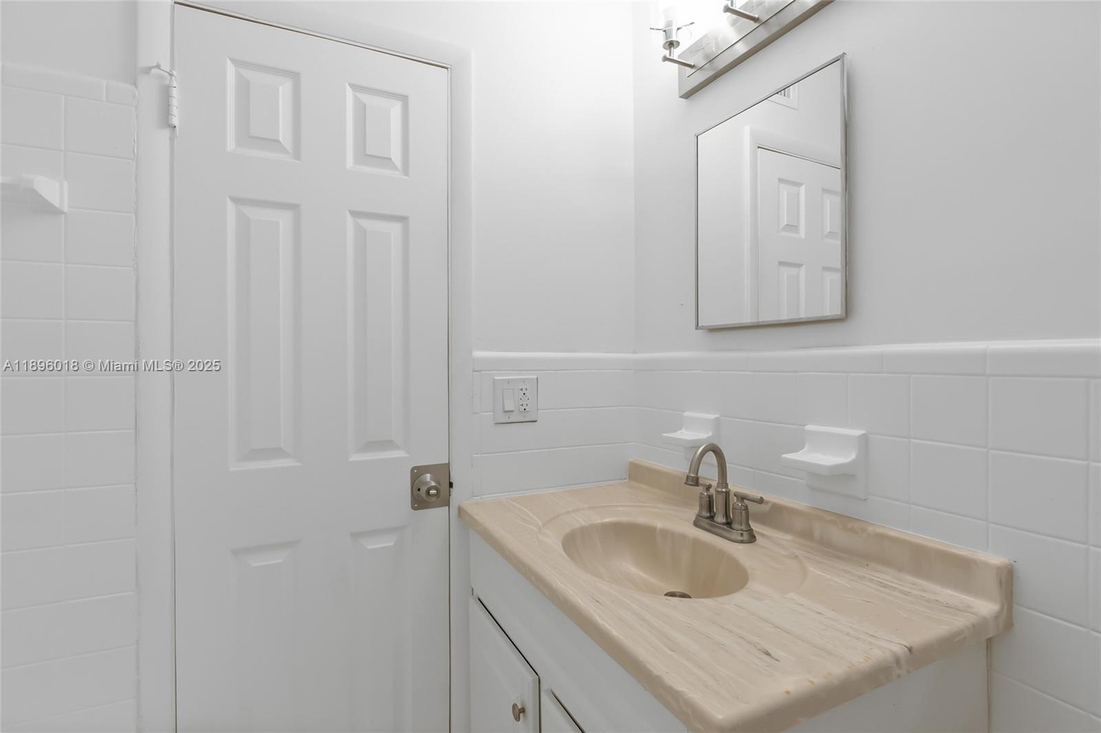 RIVER BEND - Residential Lease