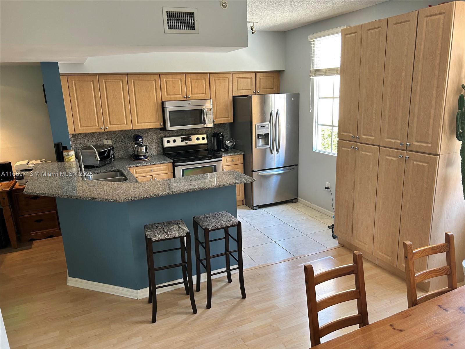 AVENTI AT AVENTURA CONDO - Residential