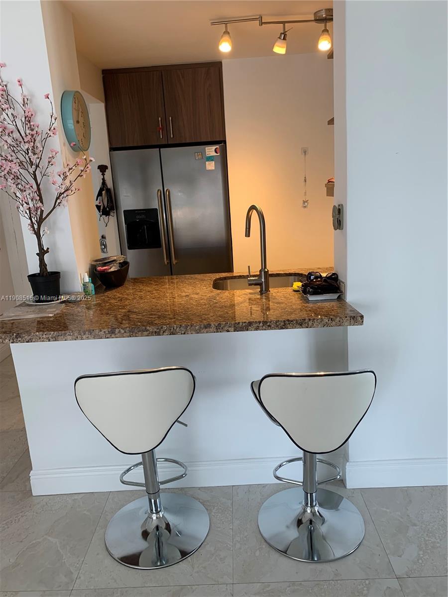 VIRGINIA OAKS CONDO - Residential Lease