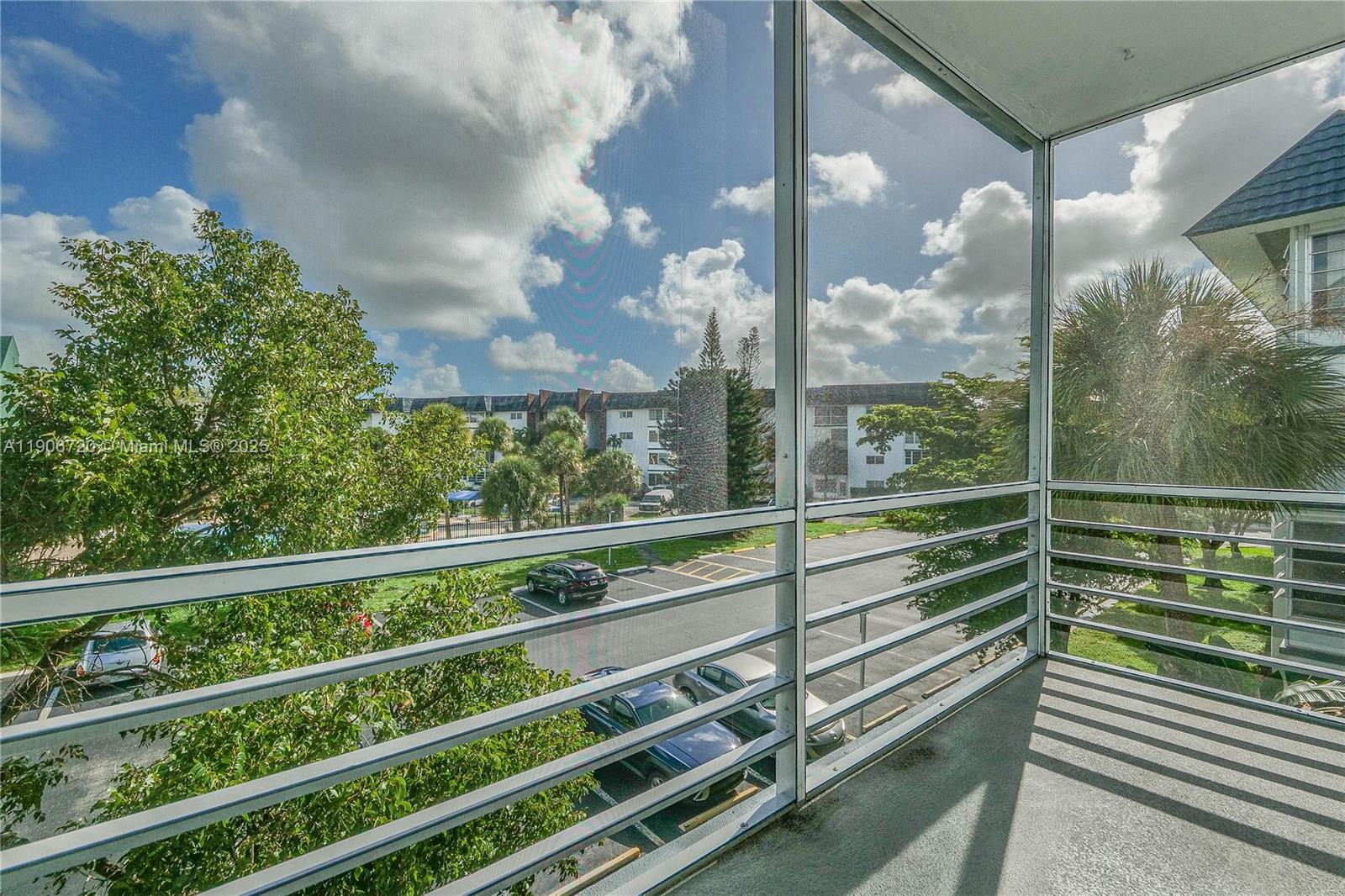 CASTLE APARTMENTS 15 COND - Residential