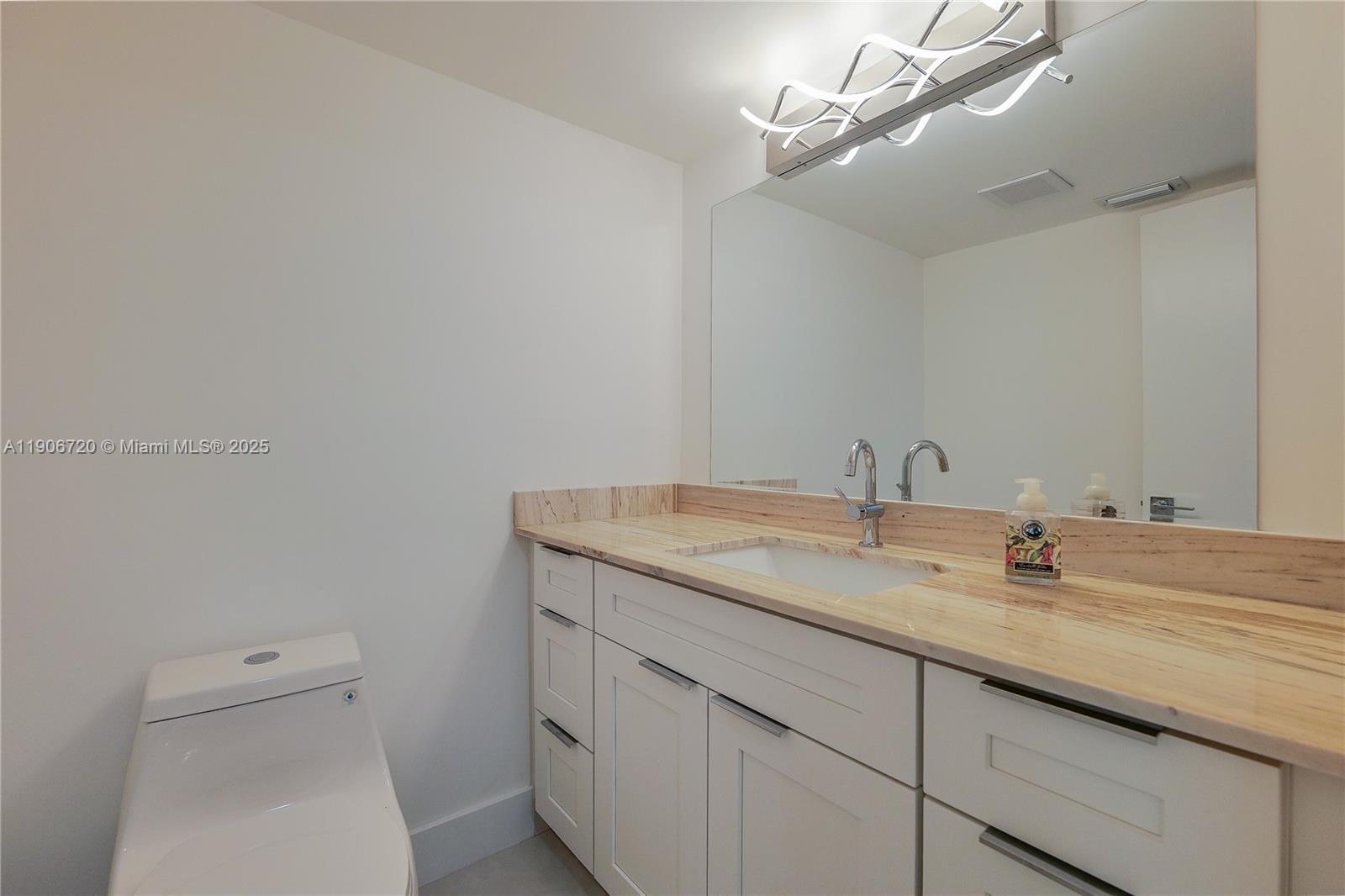 CASTLE APARTMENTS 15 COND - Residential