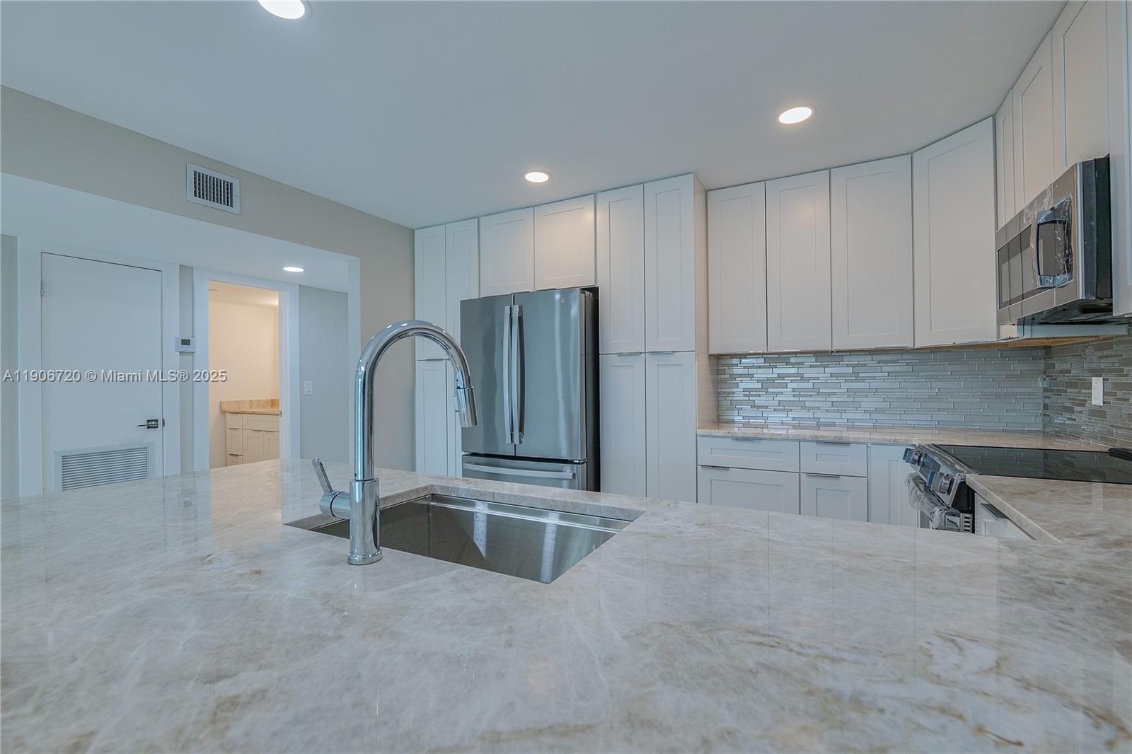 CASTLE APARTMENTS 15 COND - Residential