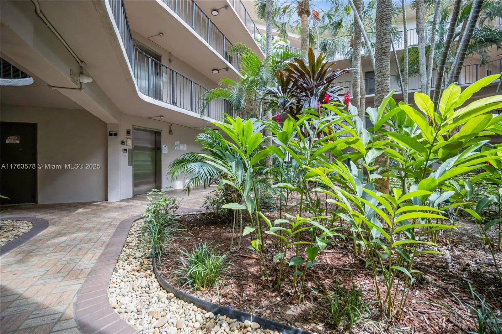 Miami, Florida 33183, United States, 2 Bedrooms Bedrooms, ,2 BathroomsBathrooms,Residential,Active,91012