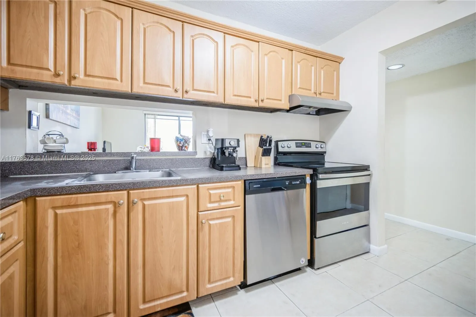 Miami, Florida 33183, United States, 2 Bedrooms Bedrooms, ,2 BathroomsBathrooms,Residential,Active,91012