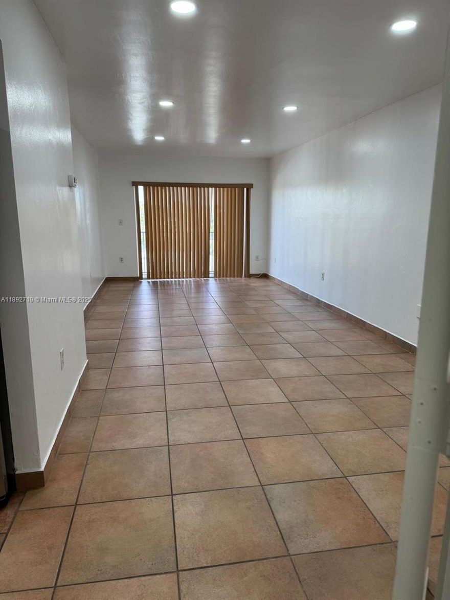 Condo remodeled completely.  Big spaces, great for a family.  washer and dryer inside. open balcony.
available immediately
