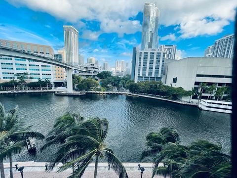 31 SE 5th St 601 Miami FL 33131