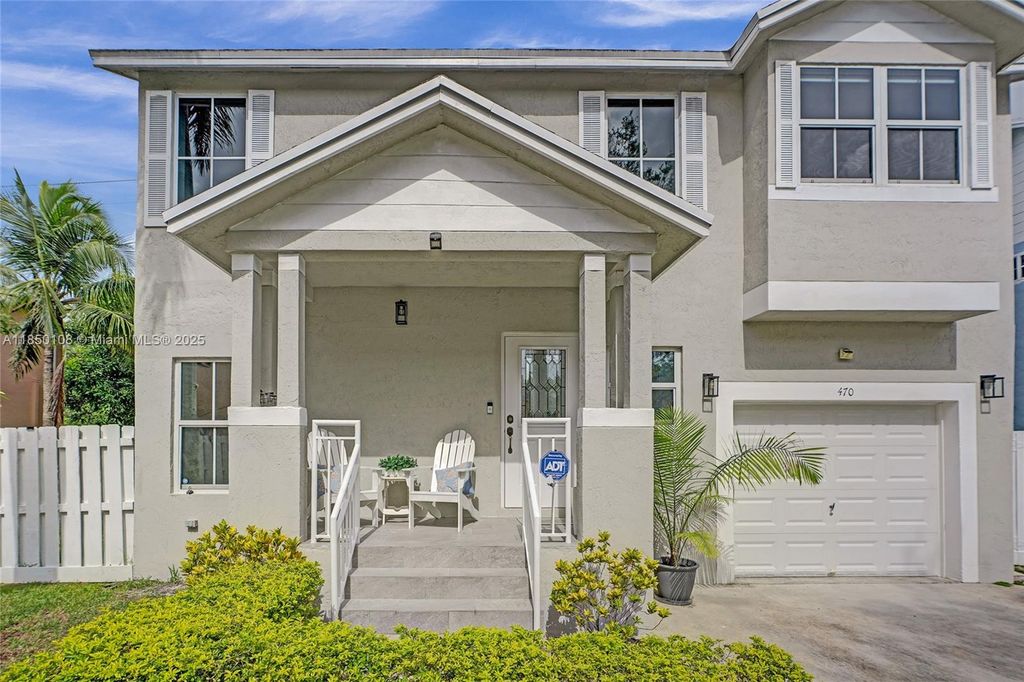 Photo of 470 NW 102nd Ter, Pembroke Pines, FL 33026 (MLS # A11850108)