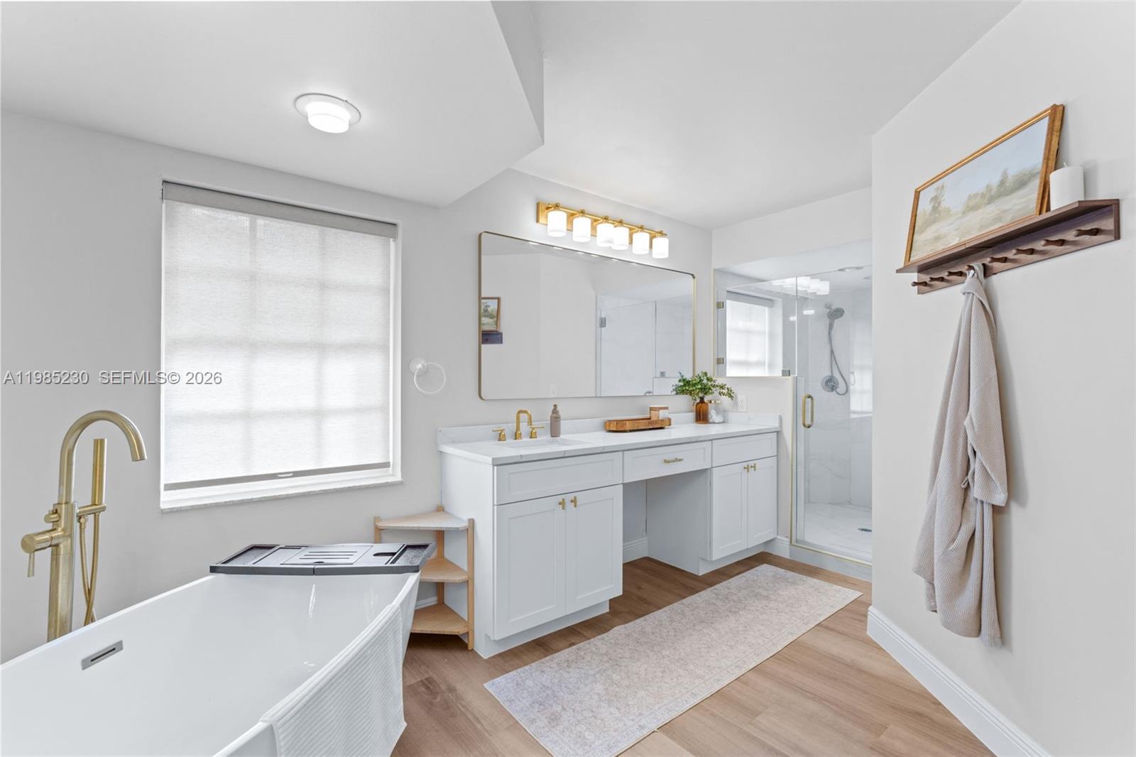 EMBASSY LAKES - Residential