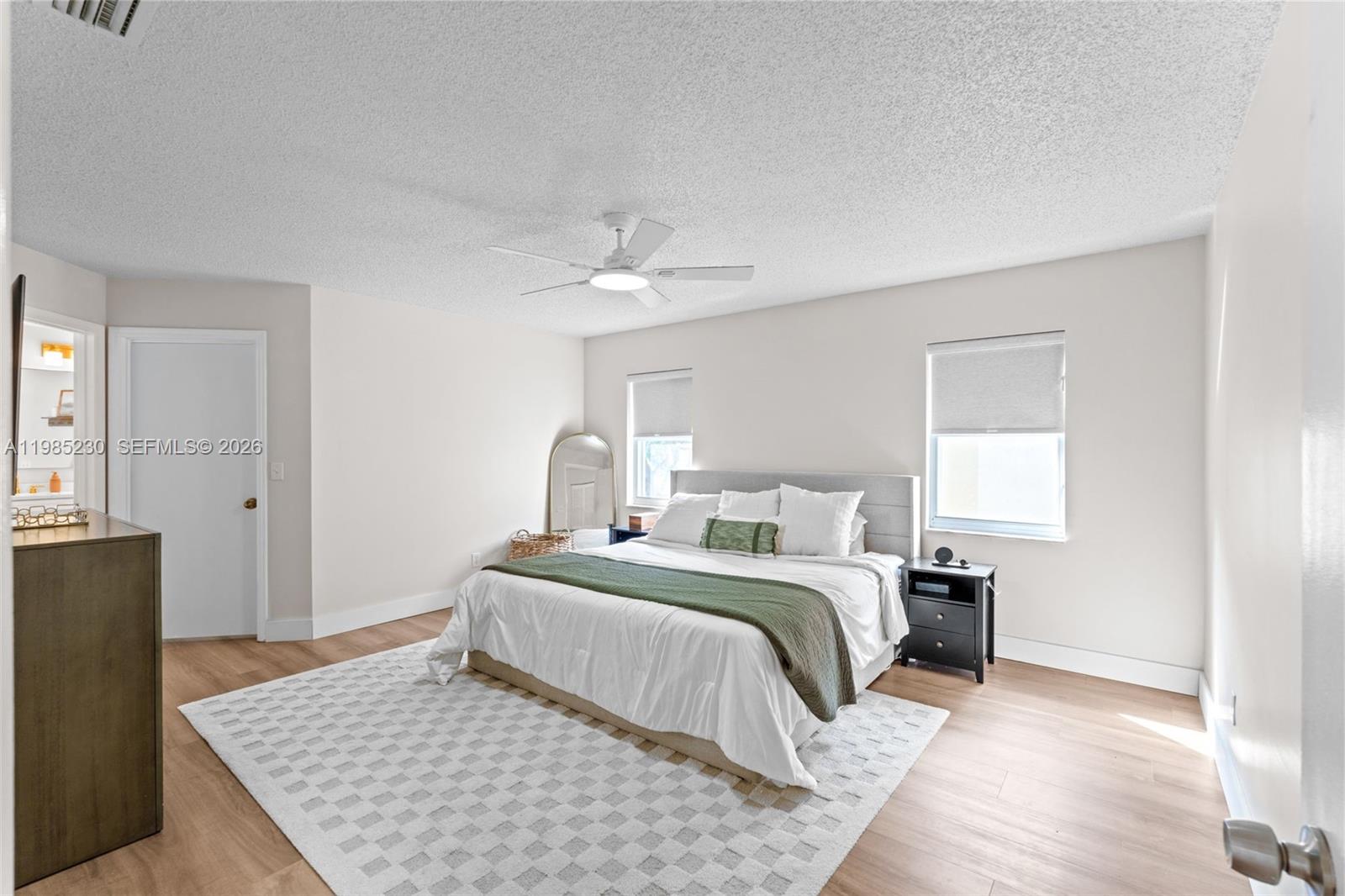 EMBASSY LAKES - Residential