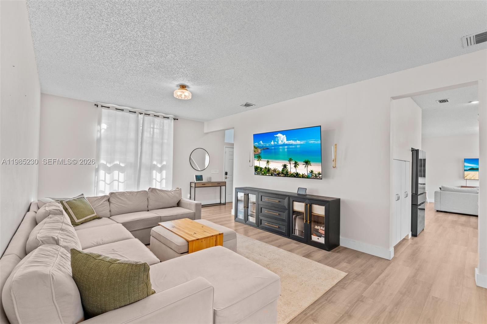 EMBASSY LAKES - Residential