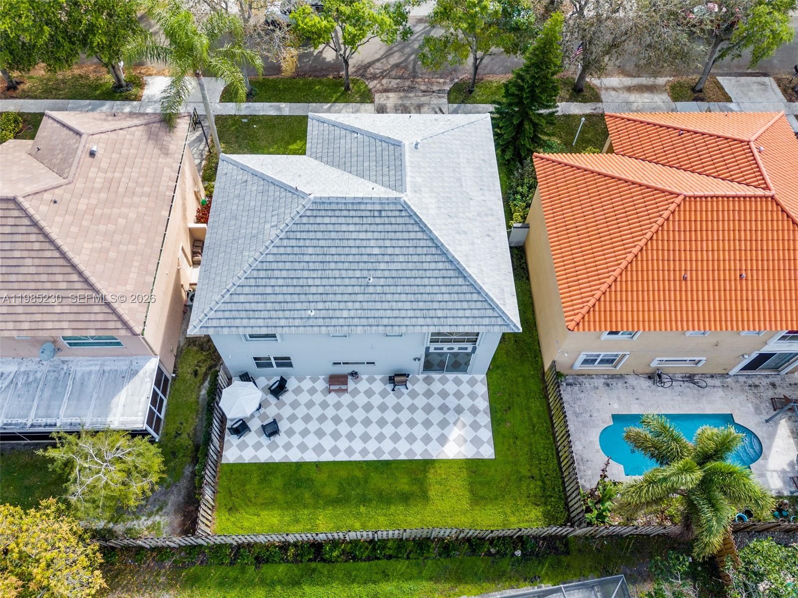 EMBASSY LAKES - Residential