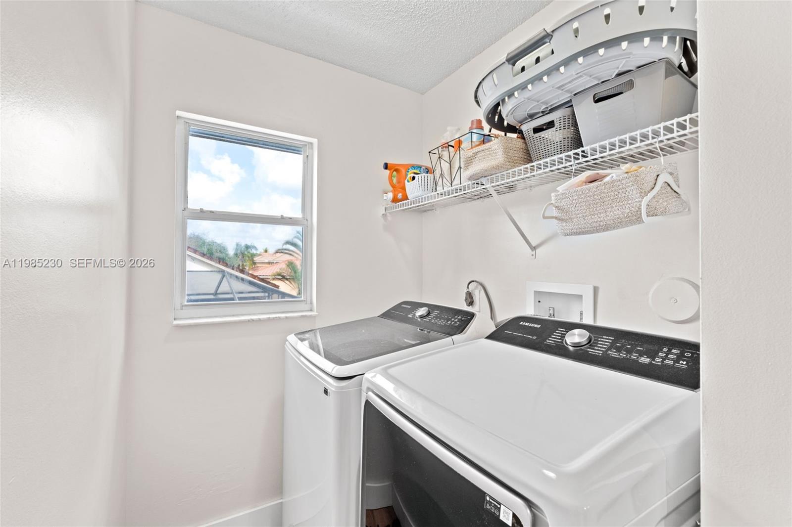 EMBASSY LAKES - Residential