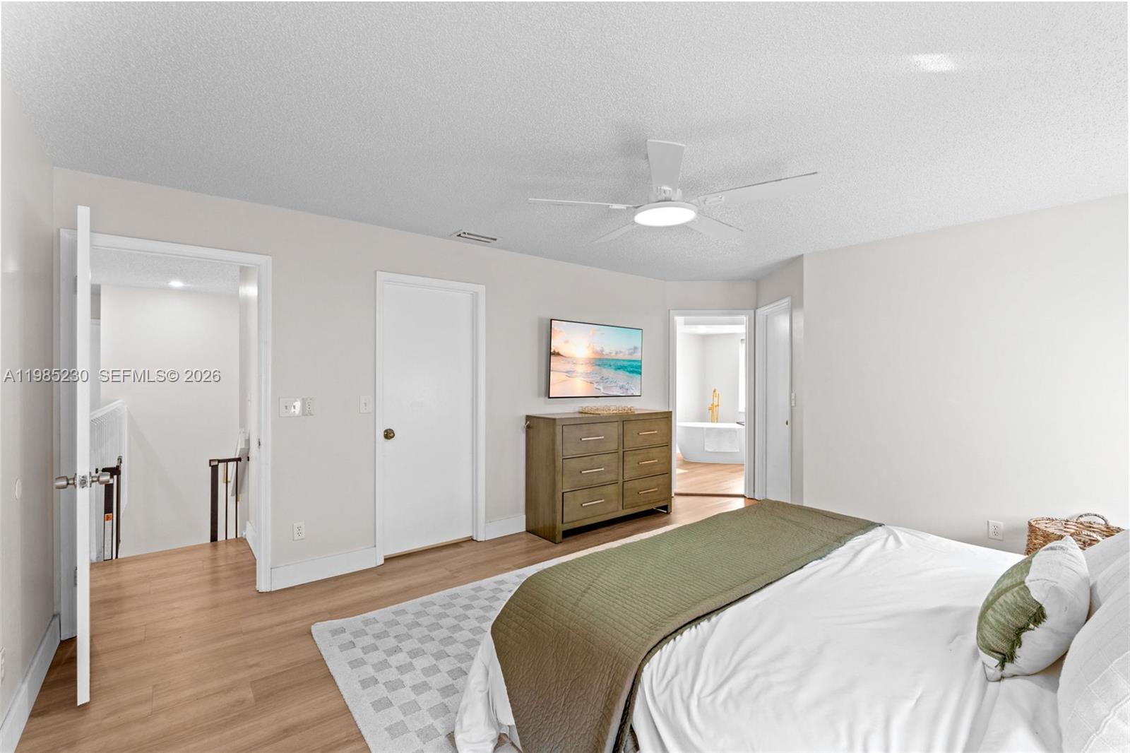 EMBASSY LAKES - Residential