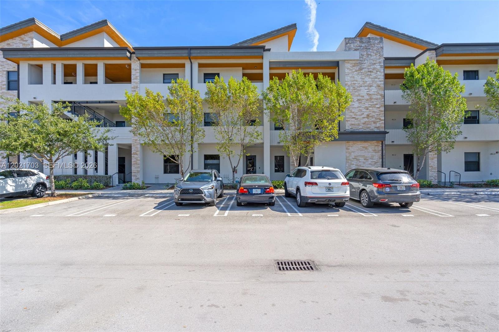 APEX AT PARK CENTRAL COND - Residential