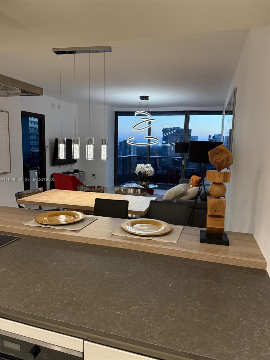 1000 Brickell Plz 2011