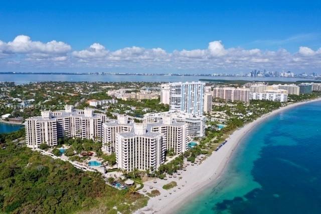 TOWERS OF KEY BISCAYNE CO - Residential