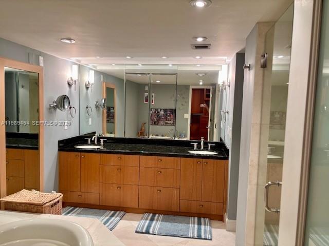 TOWERS OF KEY BISCAYNE CO - Residential