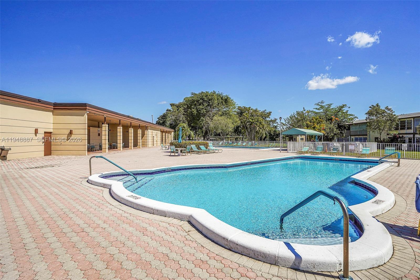 ORIOLE GARDENS 3 CONDO - Residential