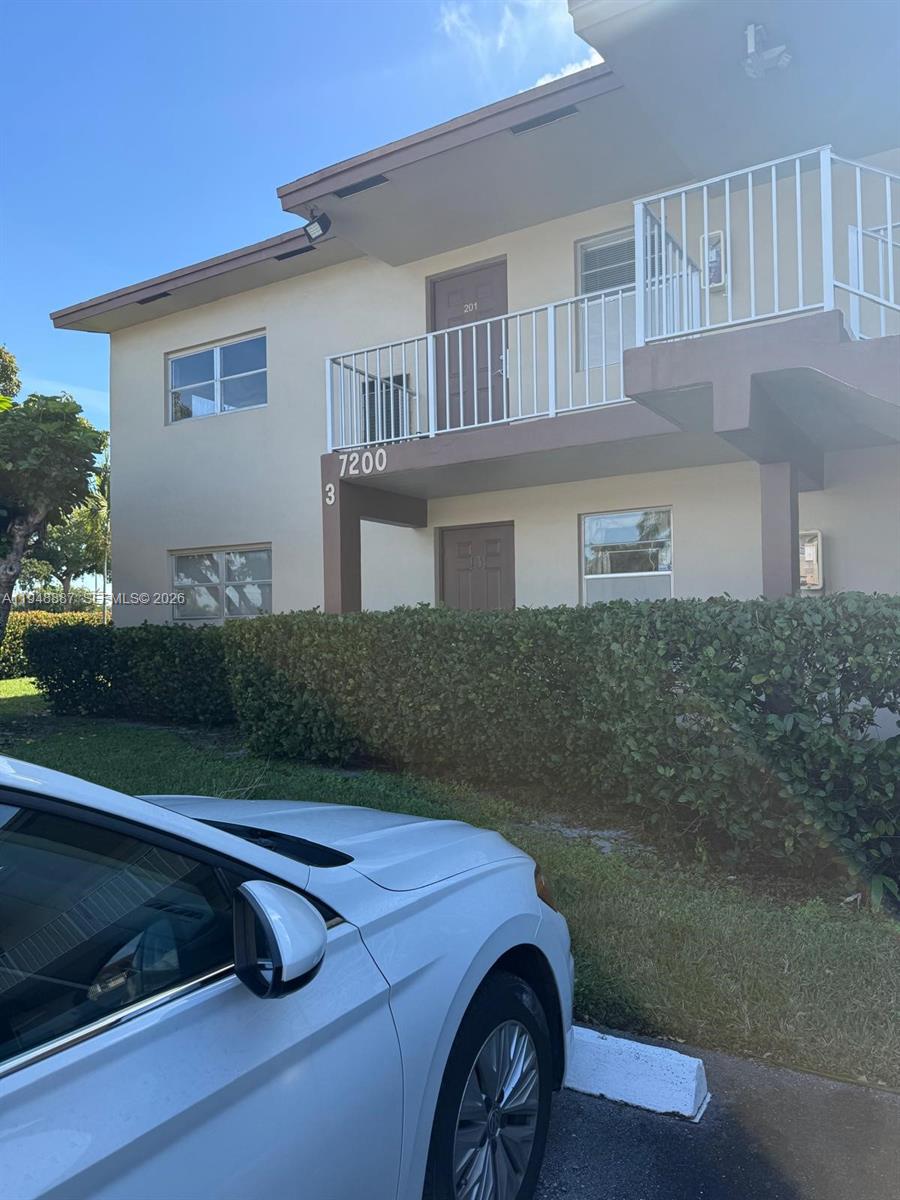 ORIOLE GARDENS 3 CONDO - Residential