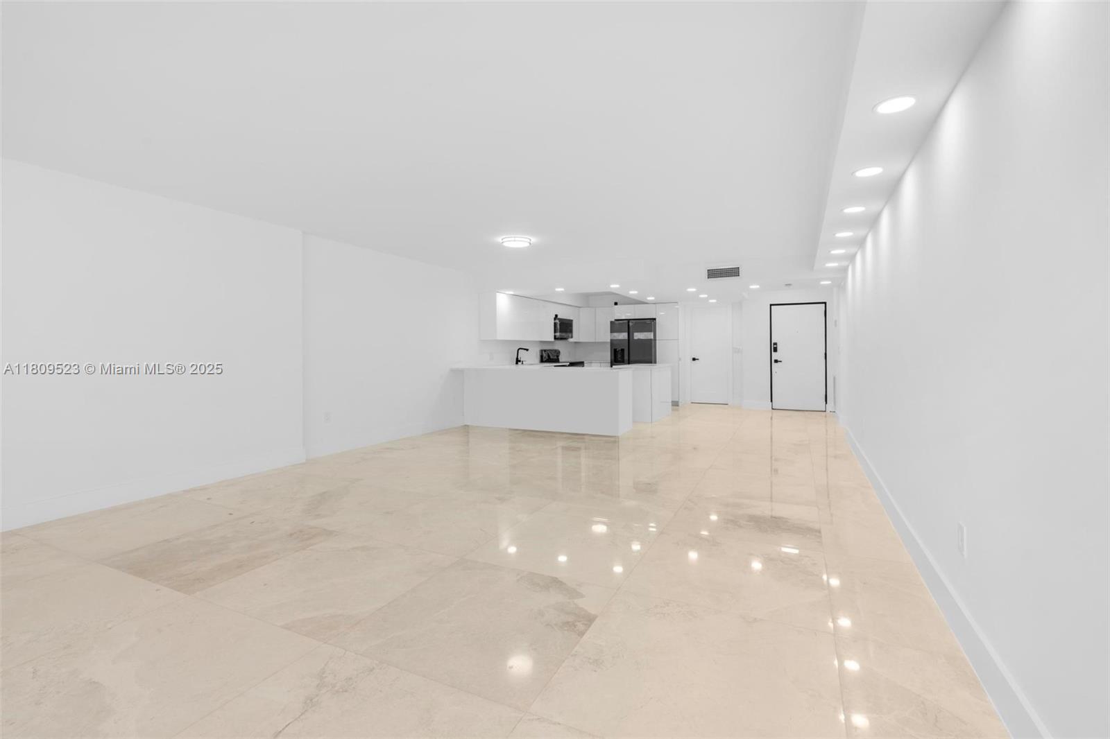 2300 Diana Dr 302