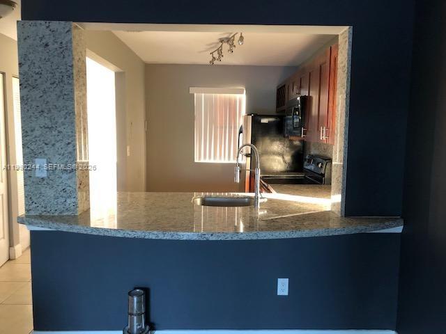 VILLAS AT LAKEVIEW CONDO - Residential