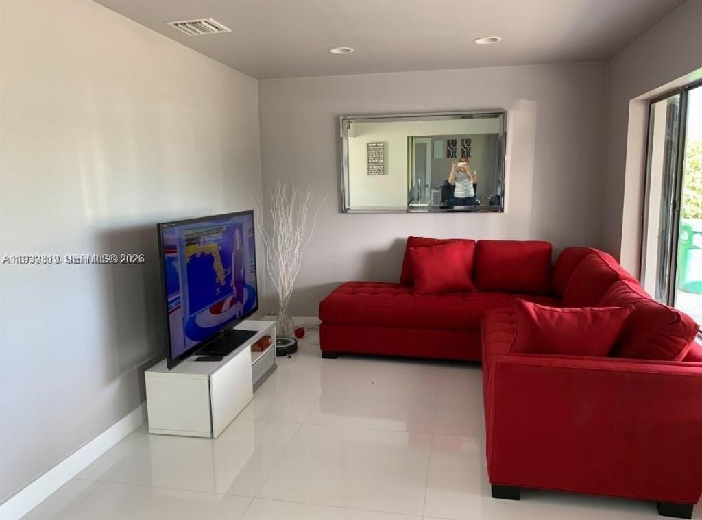 TROPICAL ESTATES 1ST ADDN - Residential