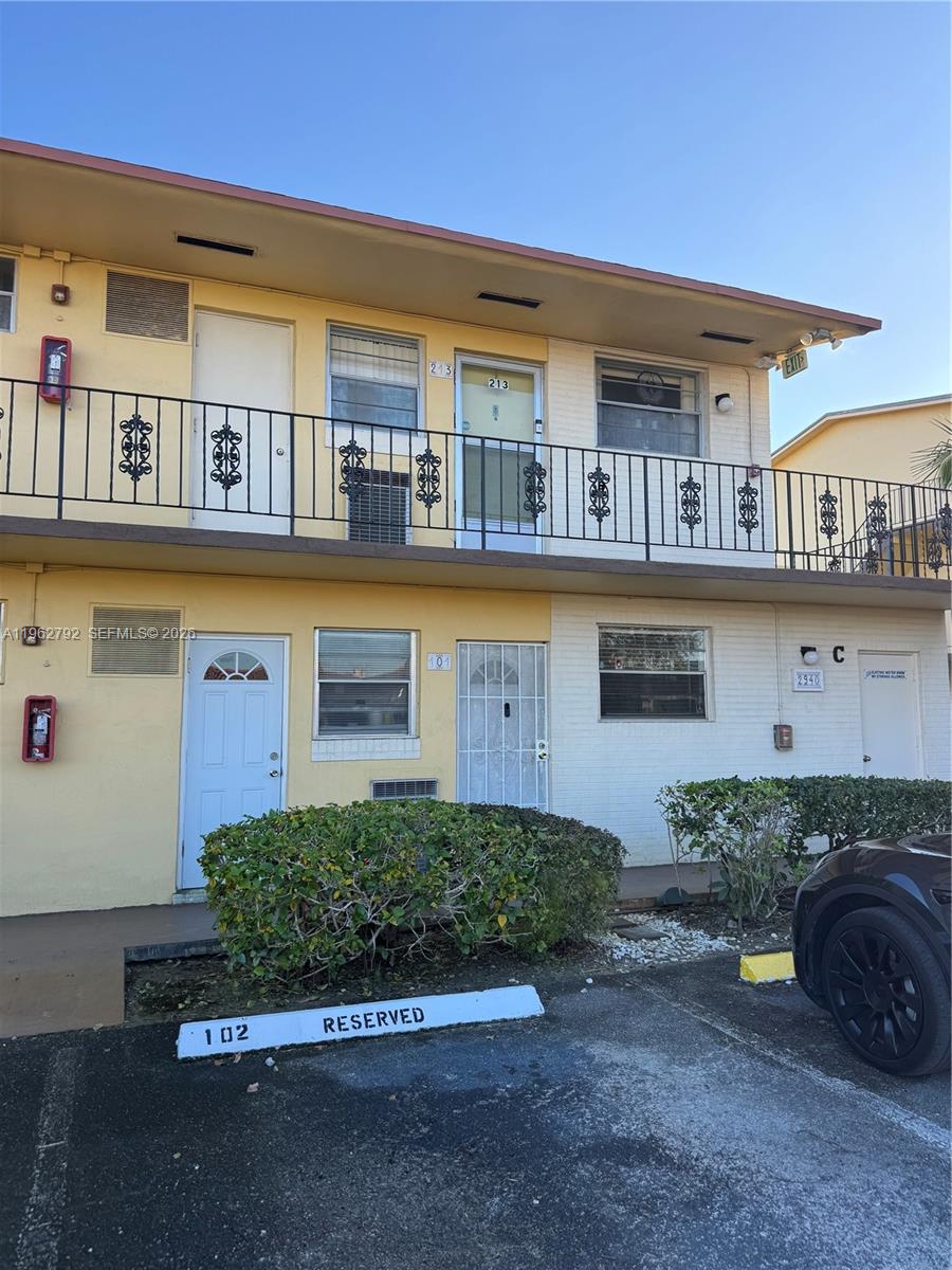 BISC LAKE GARDENS CONDO N - Residential