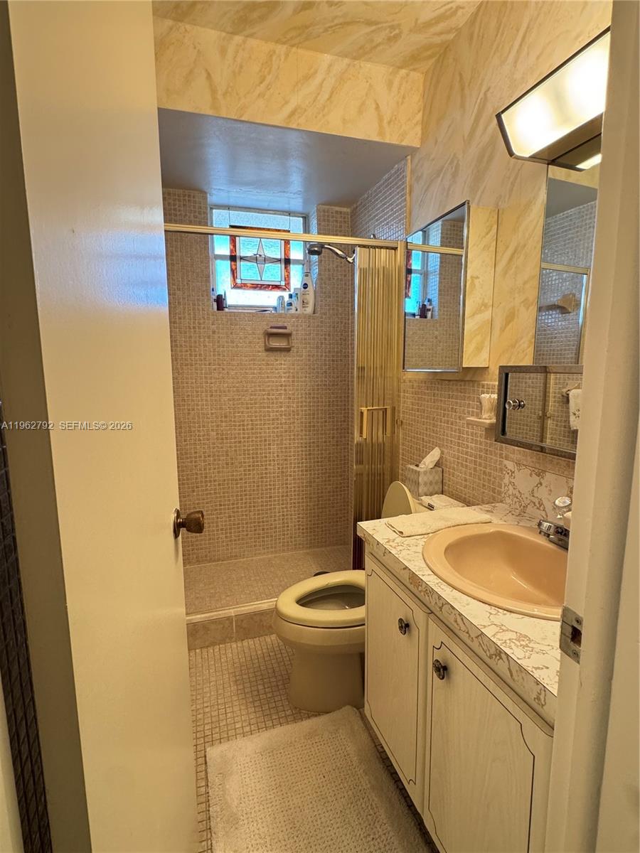 BISC LAKE GARDENS CONDO N - Residential