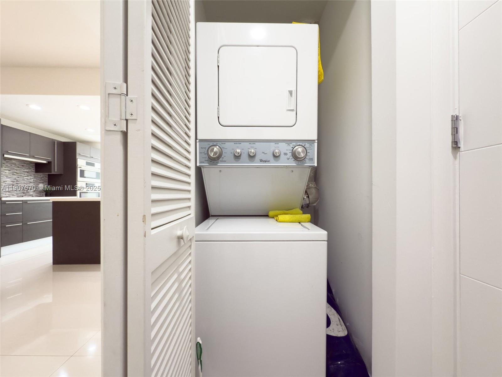 GRAND BAY COMMONS SOUTH - Residential