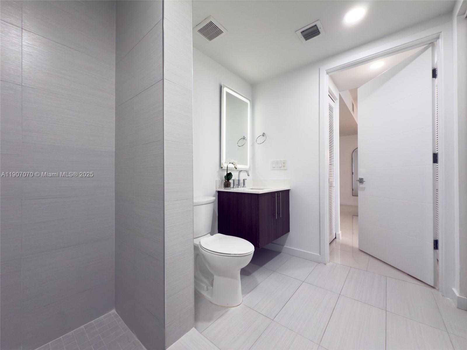 GRAND BAY COMMONS SOUTH - Residential