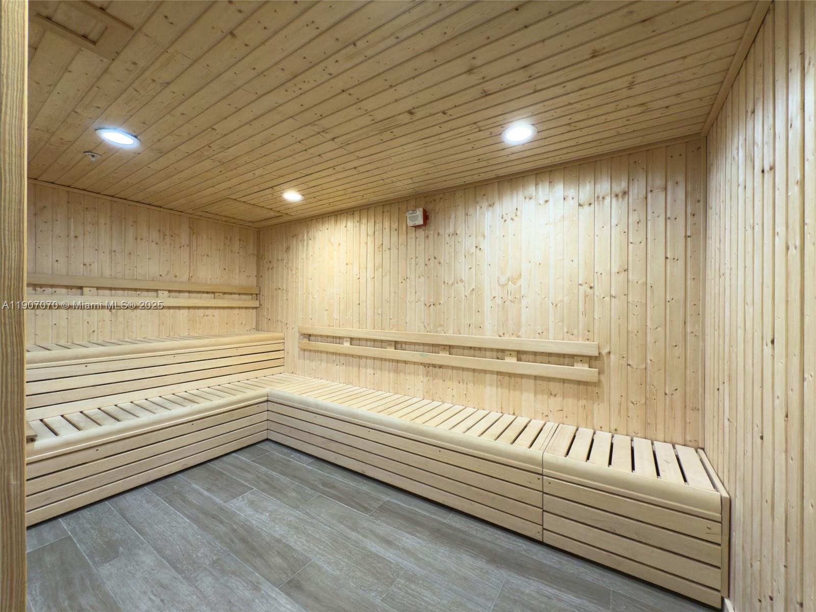 GRAND BAY COMMONS SOUTH - Residential