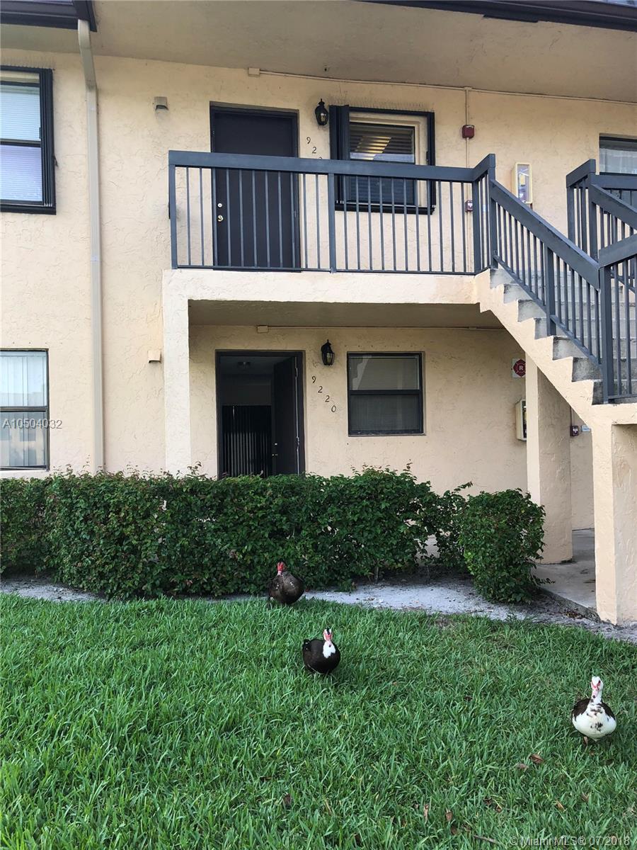 2 BEDROOM 2BATHROOM FACING A QUIET LAKE. UNIT HAS BEEN PAINTED WITH NEW CARPET AND NEW BLINDS. WASHER AND DRYER IN THE UNIT. COMMUNITY HAS TENIS COURTS AND POOL AND LOTS OF GUEST PARKING. UNIT IS EASY TO SHOW.